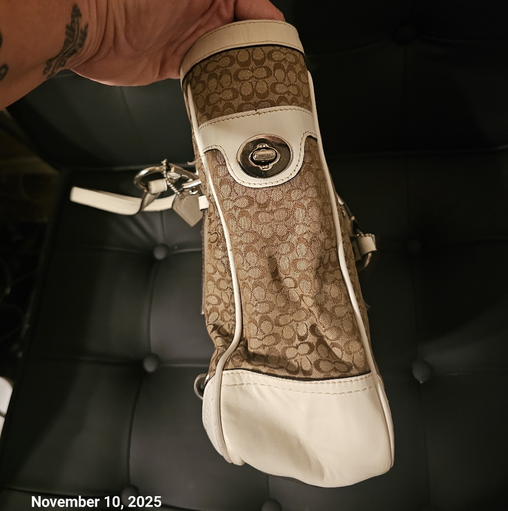 Coach Purse With Wallet - Picture 3 of 6